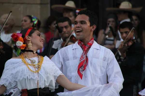 祭りでメキシコの民俗舞踊 — ストック写真