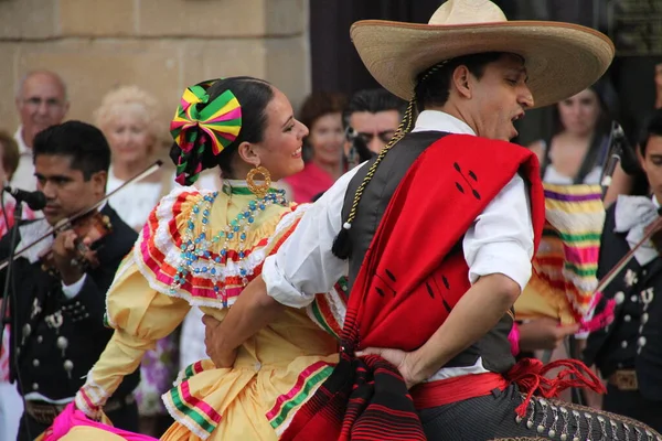 祭りでメキシコの民俗舞踊 — ストック写真