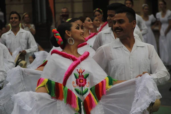 祭りでメキシコの民俗舞踊 — ストック写真