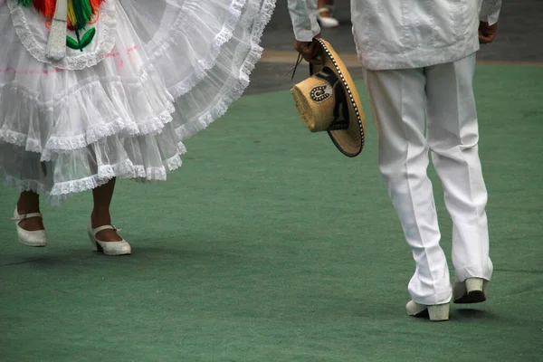 Bir Festivalde Meksikalı Halk Dansı — Stok fotoğraf