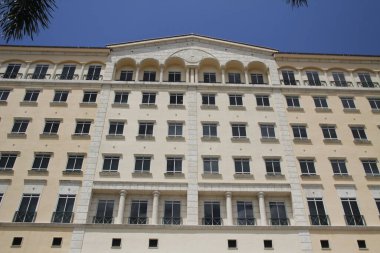 Miami şehir merkezinde bir bina.