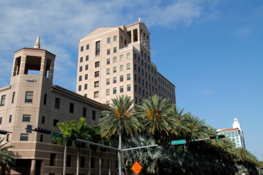 Miami şehir merkezinde bir bina.