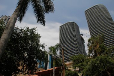 Miami şehir merkezinde bir bina.