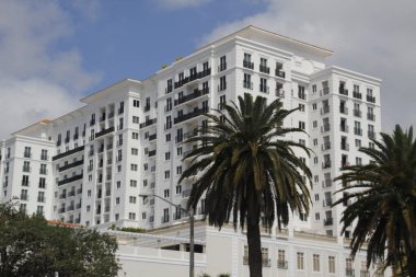 Miami şehir merkezinde bir bina.