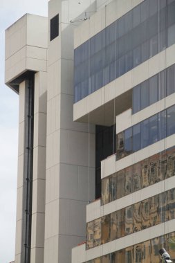 Miami şehir merkezinde bir bina.