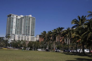 Miami şehir merkezinde bir bina.