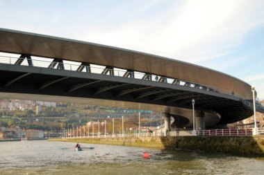 Bilbao nehrinin manzarası