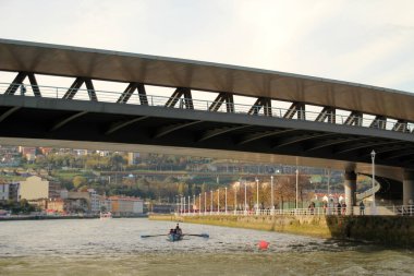 Bilbao nehrinin manzarası