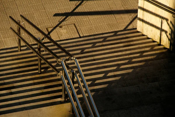 Sokakta Beton Merdivenler — Stok fotoğraf