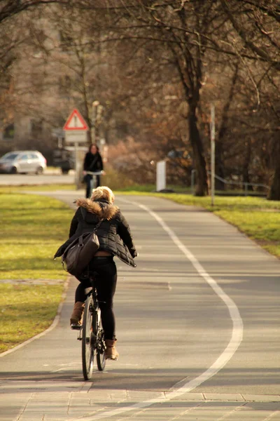 Radfahren Einer Städtischen Umgebung — Stockfoto