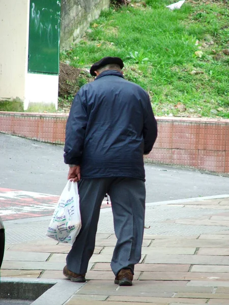 Ageing People Waking Street — Stock Photo, Image