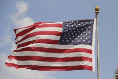 ABD bayrağı dalgalanıyor