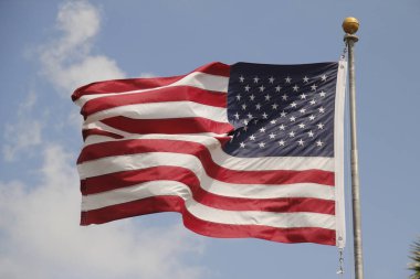 ABD bayrağı dalgalanıyor