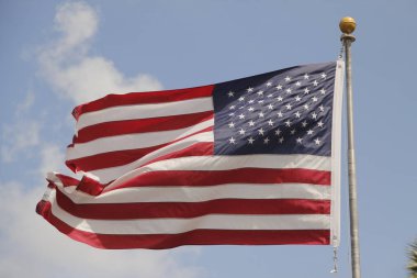 ABD bayrağı dalgalanıyor