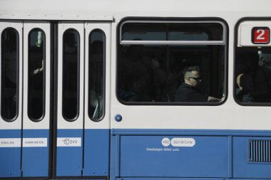 Zürih şehir merkezinde tramvay