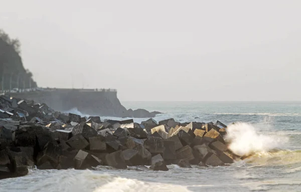 San Sebastian Dalgalar Kıyıya Vuruyor — Stok fotoğraf