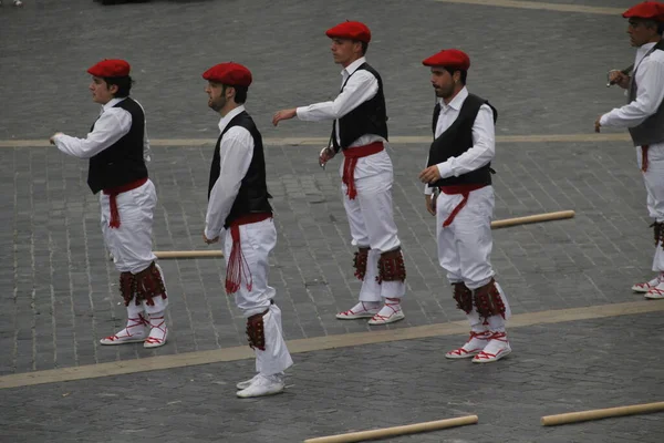 Dança Basca Tradicional Festival Folclórico — Fotografia de Stock