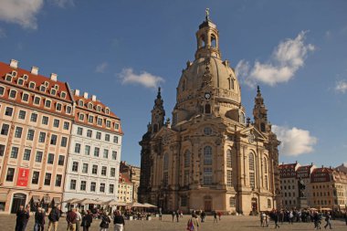 Almanya 'nın eski Dresden kentindeki anıtsal mimari