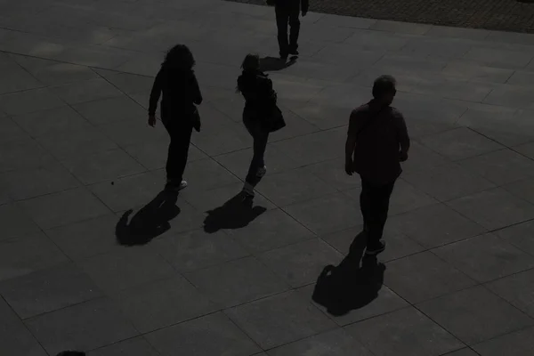 Gente Caminando Por Calle — Foto de Stock