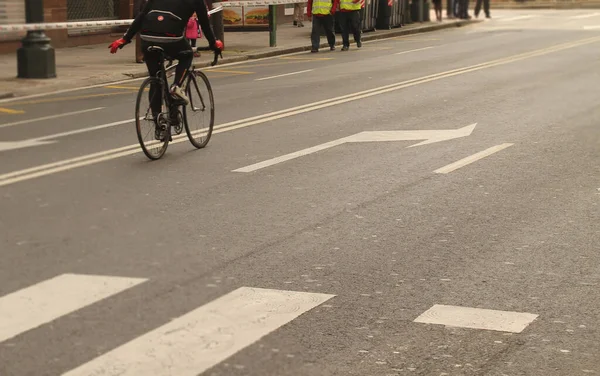 Radfahren Einer Städtischen Umgebung — Stockfoto