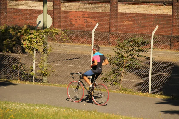 Biking Urban Environment — Stock Photo, Image