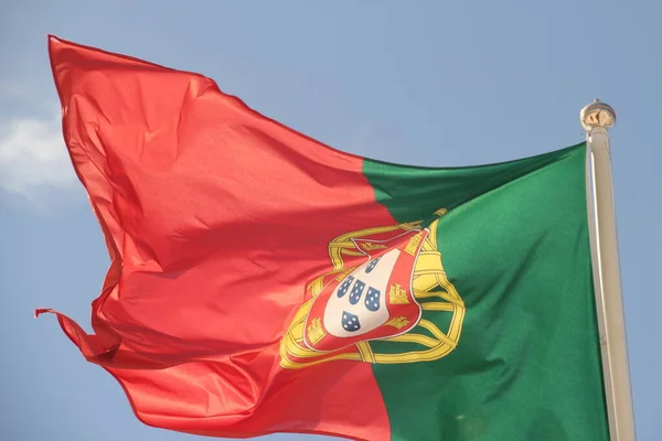 Portekiz Bayrağı Havada Dalgalanıyor — Stok fotoğraf