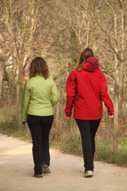 Kırsalda yürürken