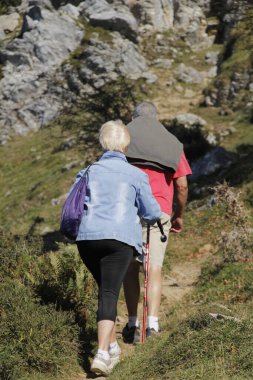 Kırsalda yürürken