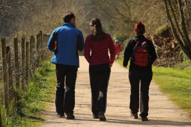 Kırsalda yürürken