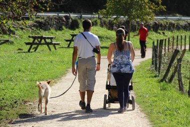 Kırsalda yürürken