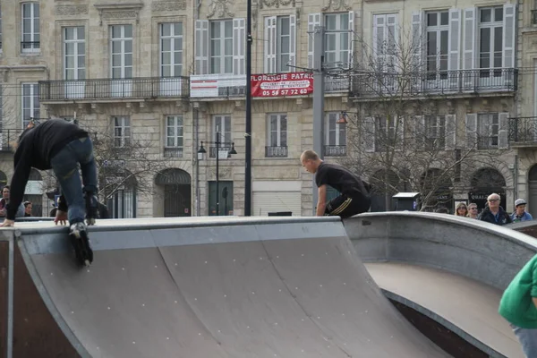 Patinage Dans Half Pipe — Photo