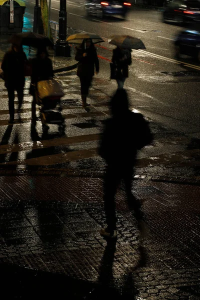 Caminando Día Lluvioso — Foto de Stock