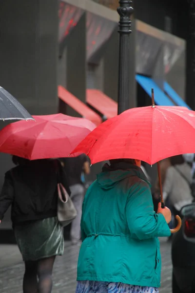 Caminando Día Lluvioso — Foto de Stock