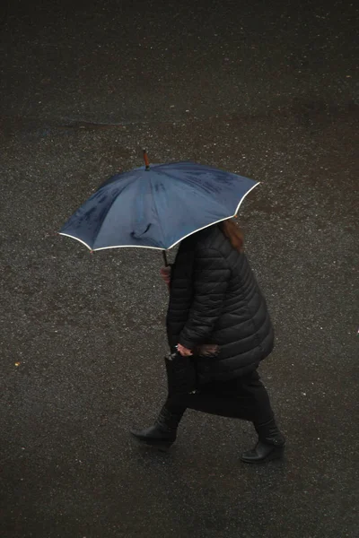 Marcher Dans Jour Pluie — Photo