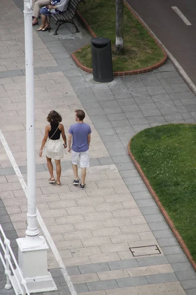 Couple Walking Street — Stock Photo, Image
