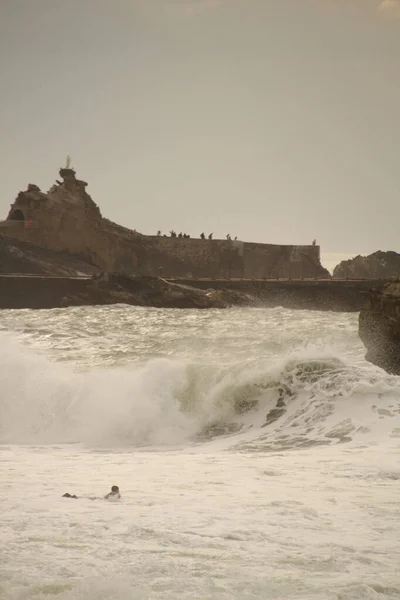 Surfing Wybrzeżu Baskijskim — Zdjęcie stockowe