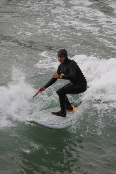 Surfing Στην Ακτή Των Βάσκων — Φωτογραφία Αρχείου