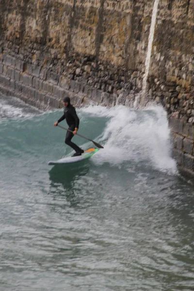 Surfing Den Baskiska Stranden — Stockfoto