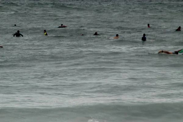 Surfing Den Baskiska Stranden — Stockfoto