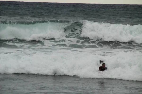 Surfing Wybrzeżu Baskijskim — Zdjęcie stockowe