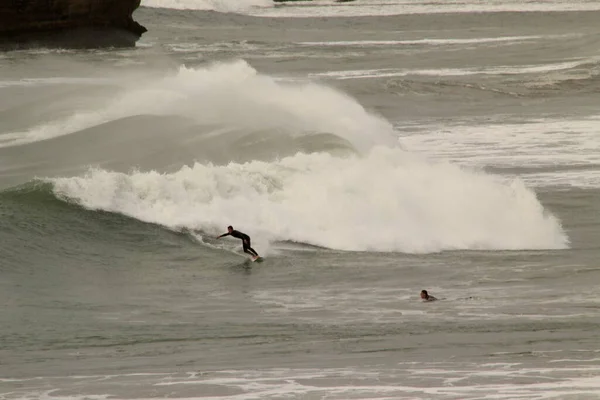 Surfing Wybrzeżu Baskijskim — Zdjęcie stockowe