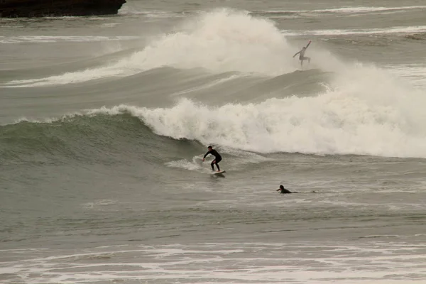 Surfing Wybrzeżu Baskijskim — Zdjęcie stockowe