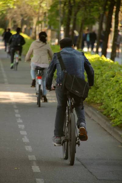 Biking Urban Environment — Stock Photo, Image