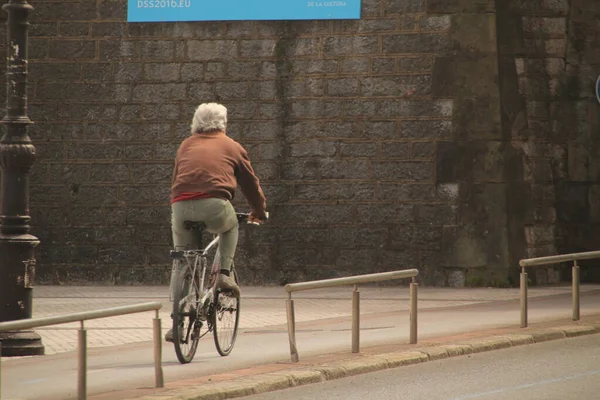 Radfahren Einer Städtischen Umgebung — Stockfoto