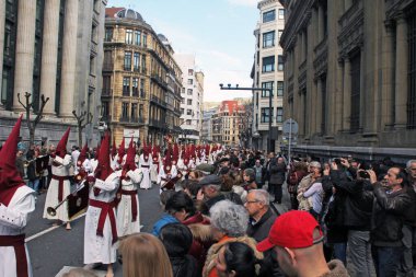 İspanya 'da Kutsal Hafta boyunca geçit töreni