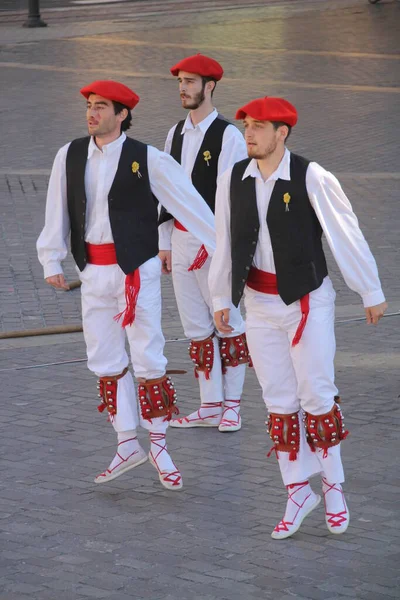 Dança Basca Tradicional Festival Folclórico — Fotografia de Stock