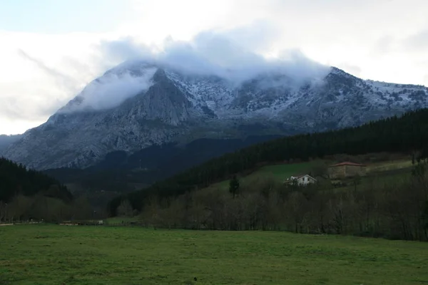 Гора Країні Басків — стокове фото