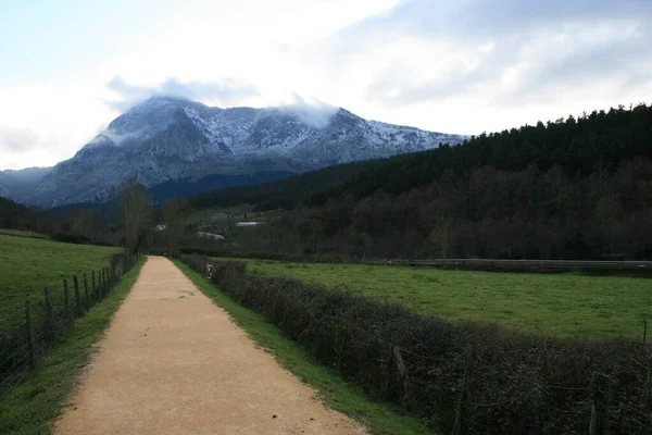 Гора Країні Басків — стокове фото
