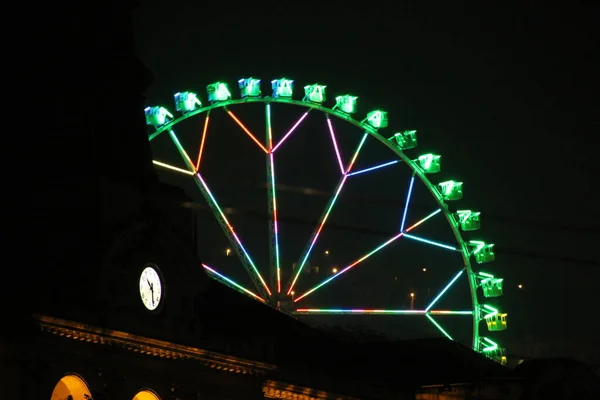 Vista Uma Roda Ferris Noite — Fotografia de Stock