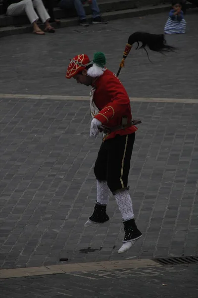 Halk Festivalinde Geleneksel Bas Dansı — Stok fotoğraf